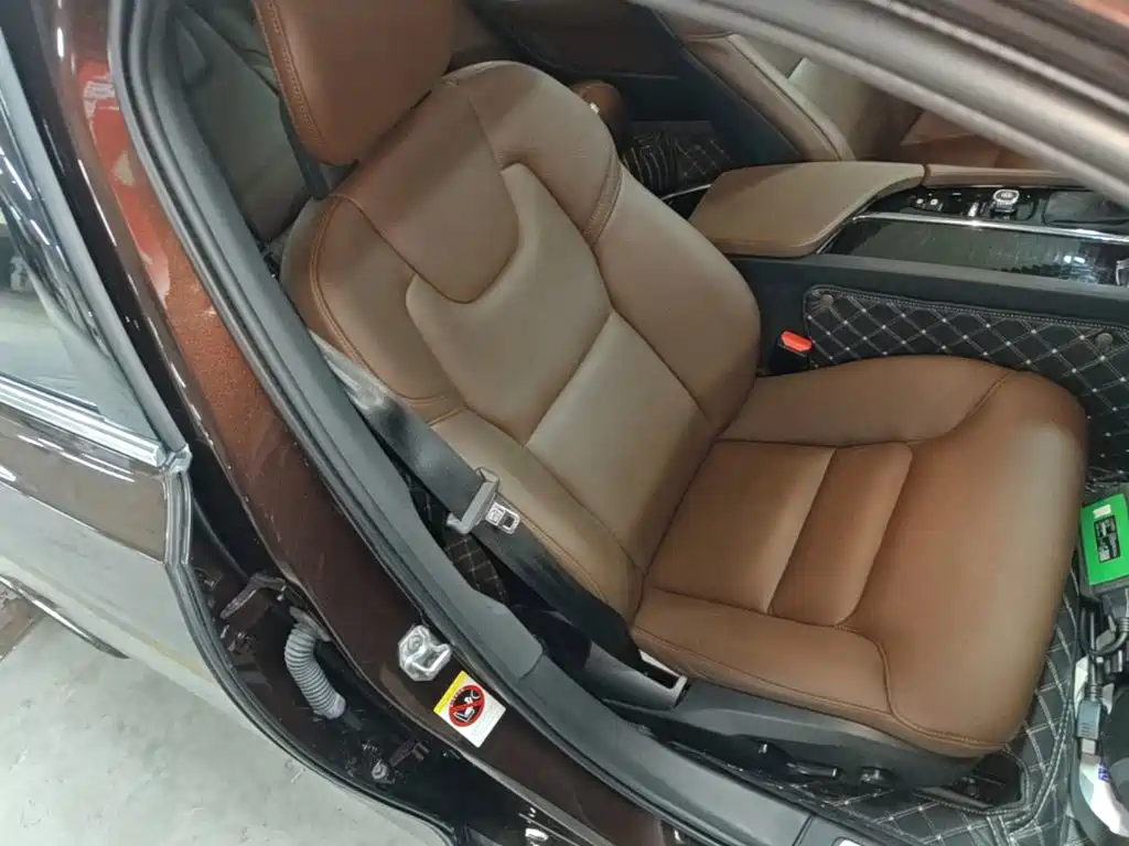 Volvo S90 2018 — фото 25