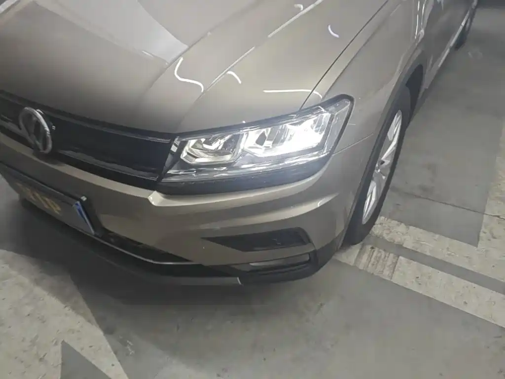 Volkswagen Tiguan 2018 — фото 24