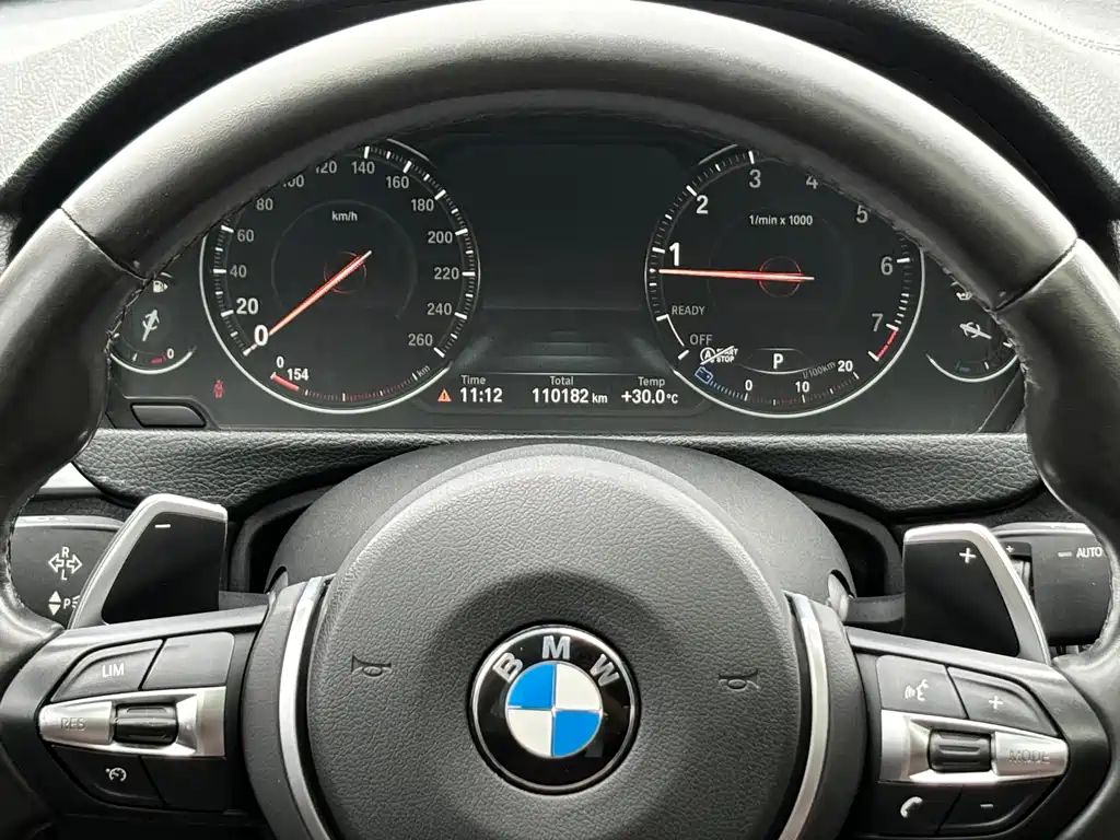 BMW 3 Series 2019 — фото 16