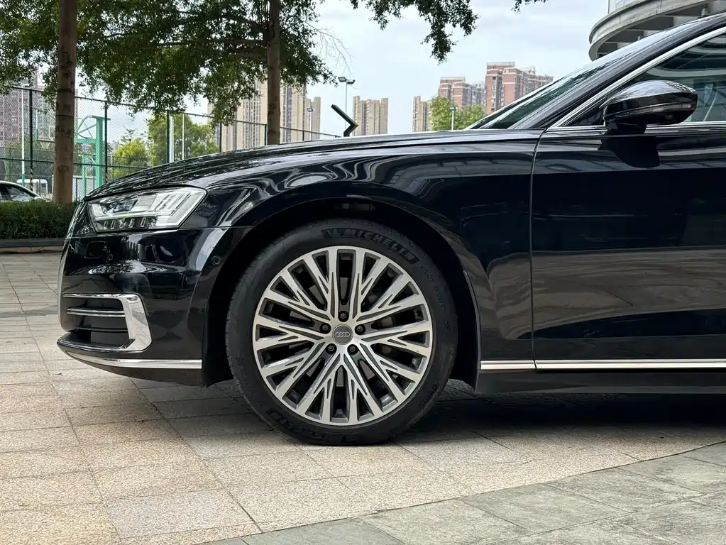 Audi A8 2020 — фото 5