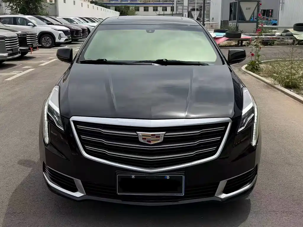 Cadillac XTS 2018 — фото 2