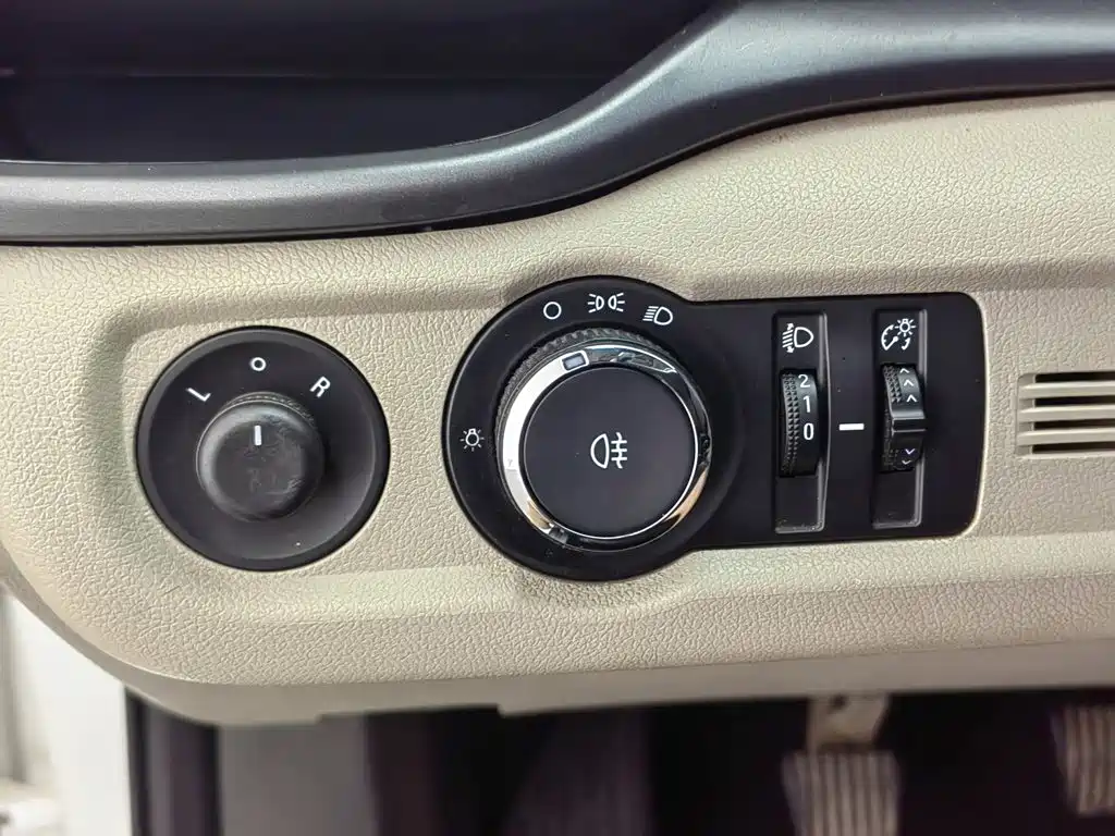 Buick Excelle 2016 — фото 21