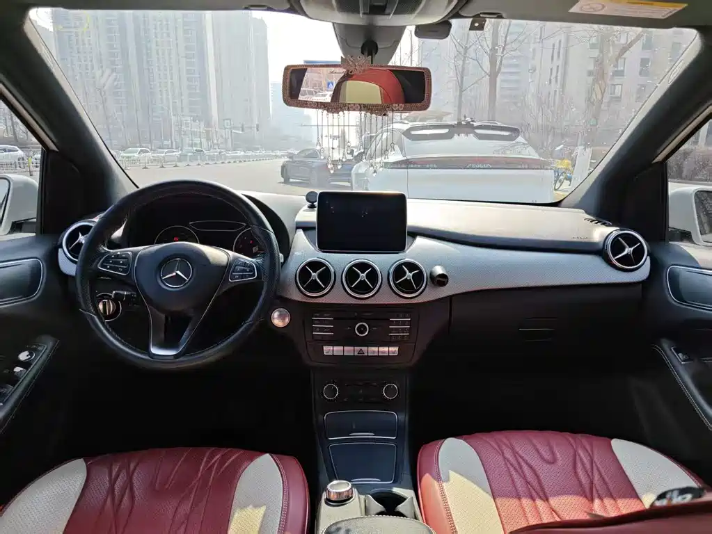 Mercedes-Benz B-Class 2016 — фото 6