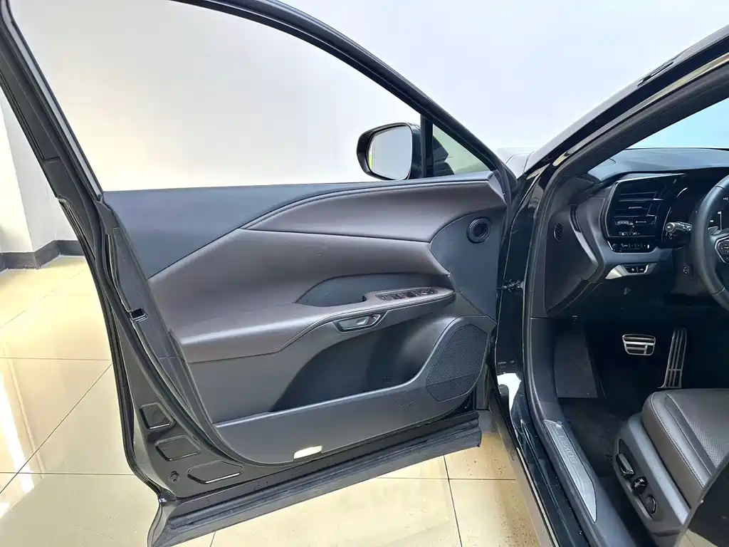 Lexus RX 2025 — фото 18