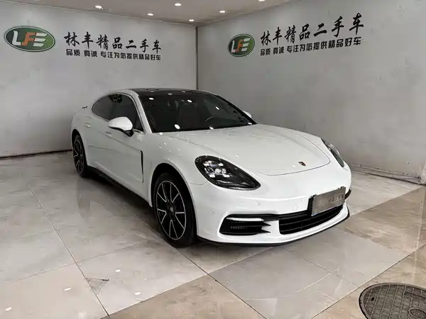 Porsche Panamera 2021