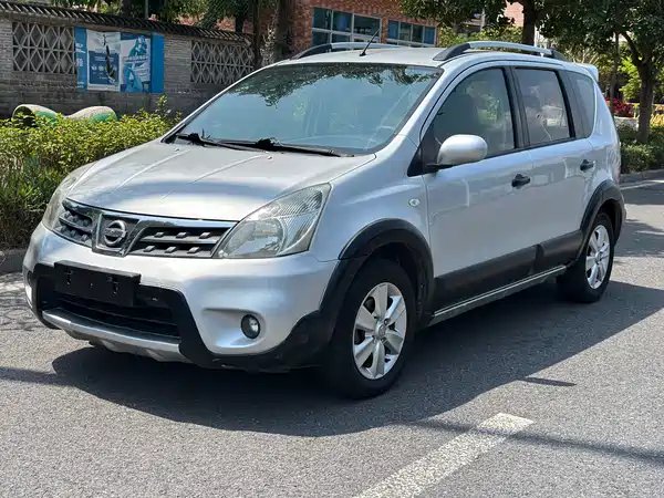 Nissan Livina 2010