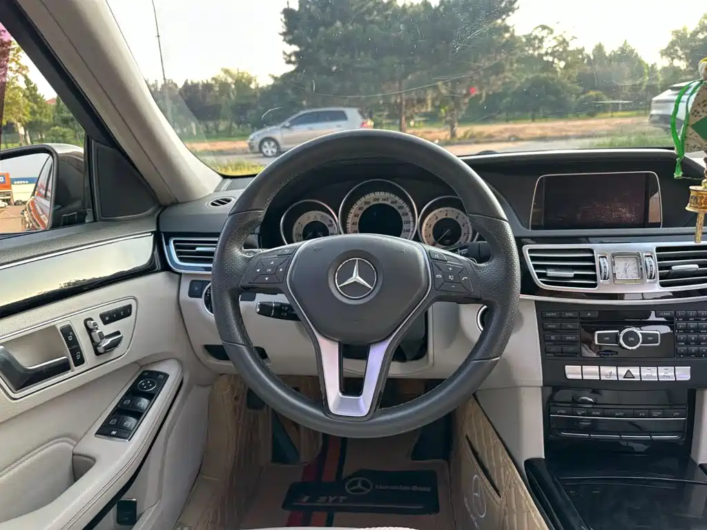 Mercedes-Benz E-Class 2014 — фото 17