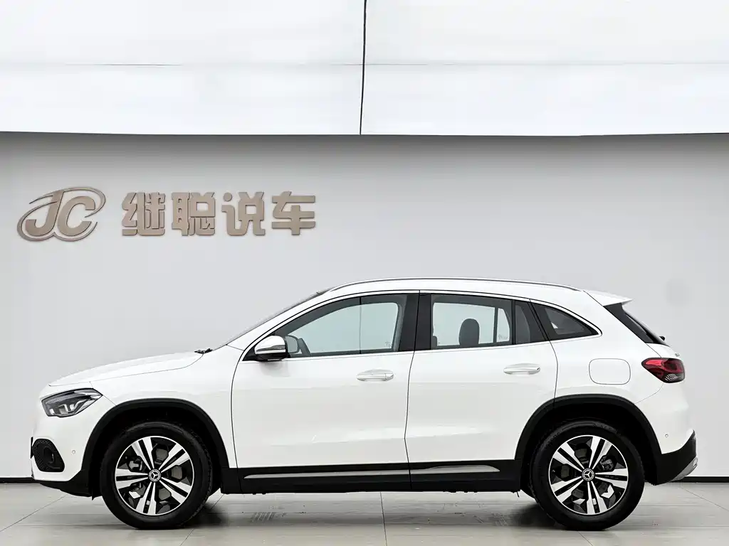 Mercedes-Benz GLA 2023 — фото 11