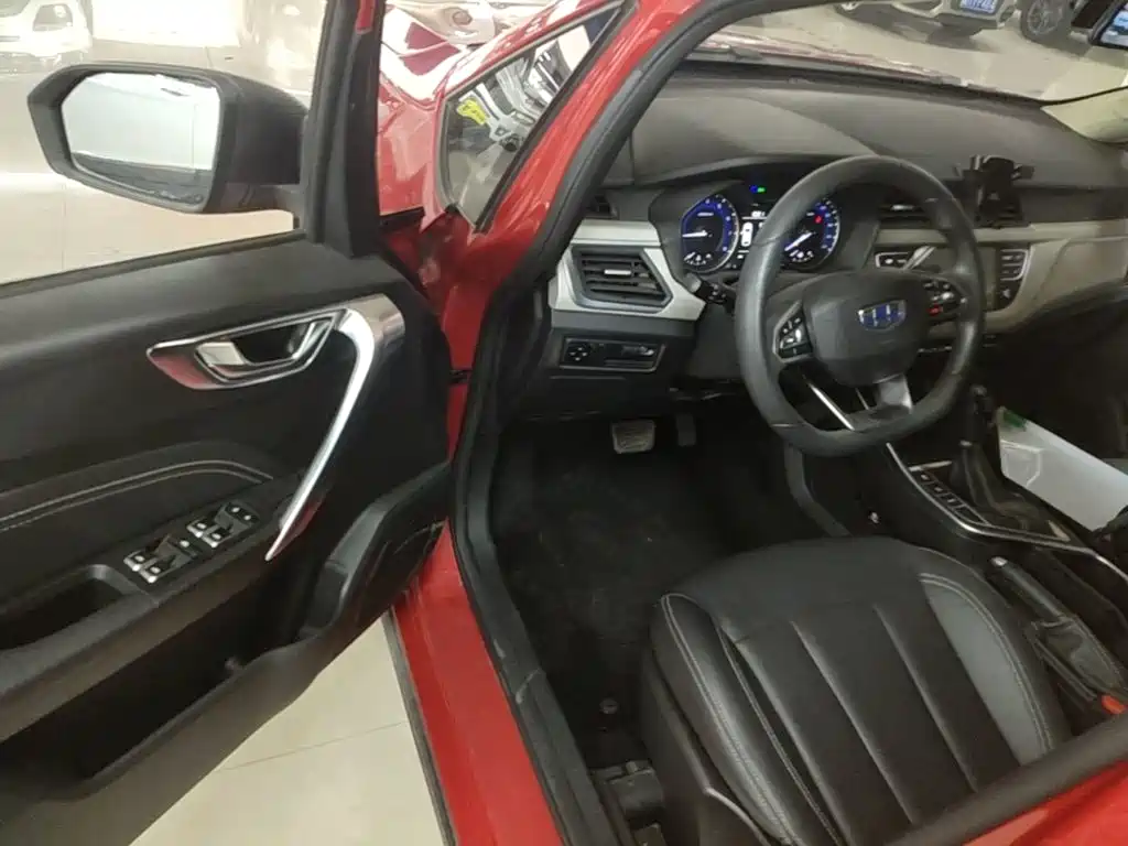 Geely Vision X3 2020 — фото 17