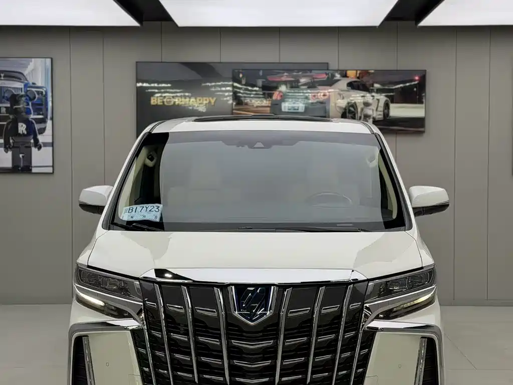 Toyota Alphard 2023 — фото 2