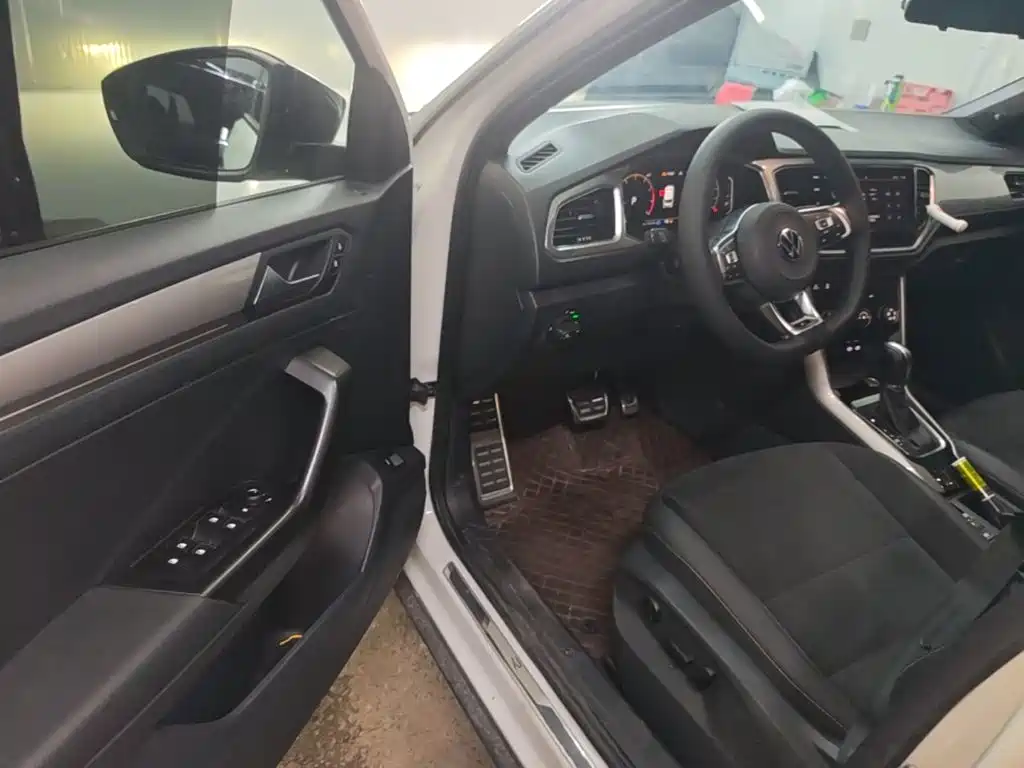 Volkswagen T-Roc 2023 — фото 16
