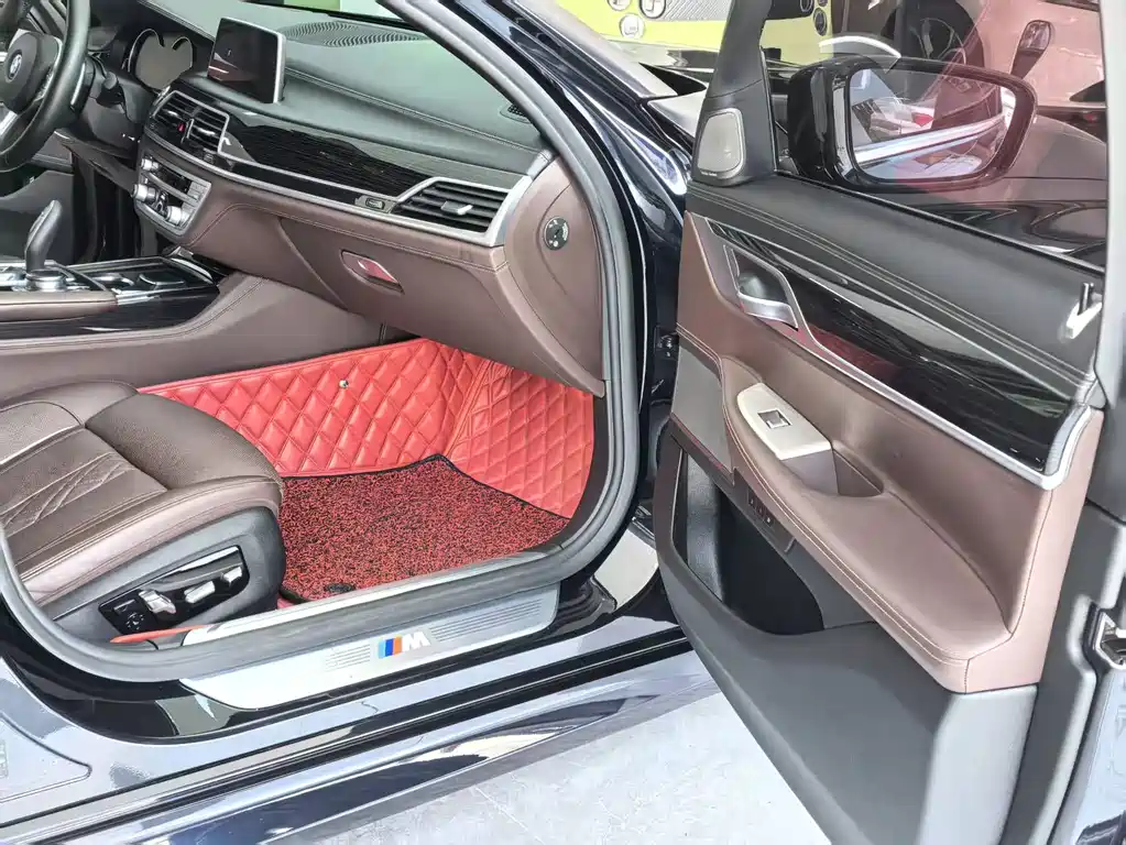 BMW 7 Series 2019 — фото 10
