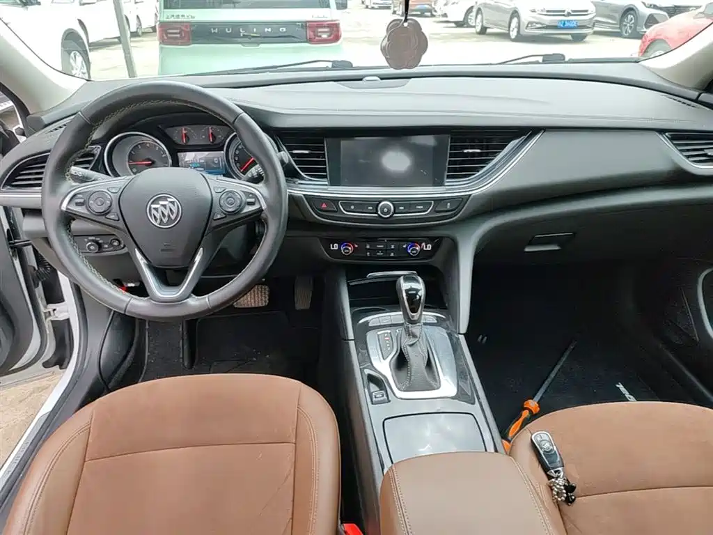 Buick Regal 2018 — фото 10