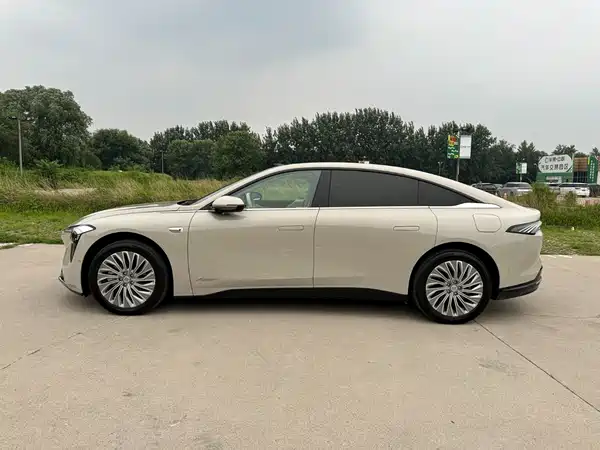 Buick Zhijing L7 2025