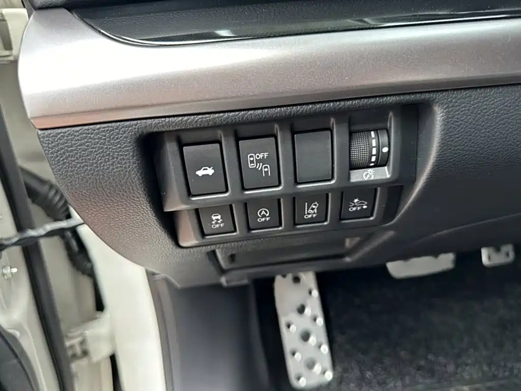 Subaru Legacy 2017 — фото 19