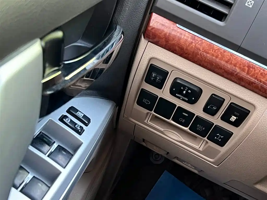 Toyota Land Cruiser 2015 — фото 12