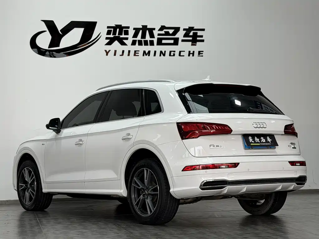 Audi Q5L 2019 — фото 10