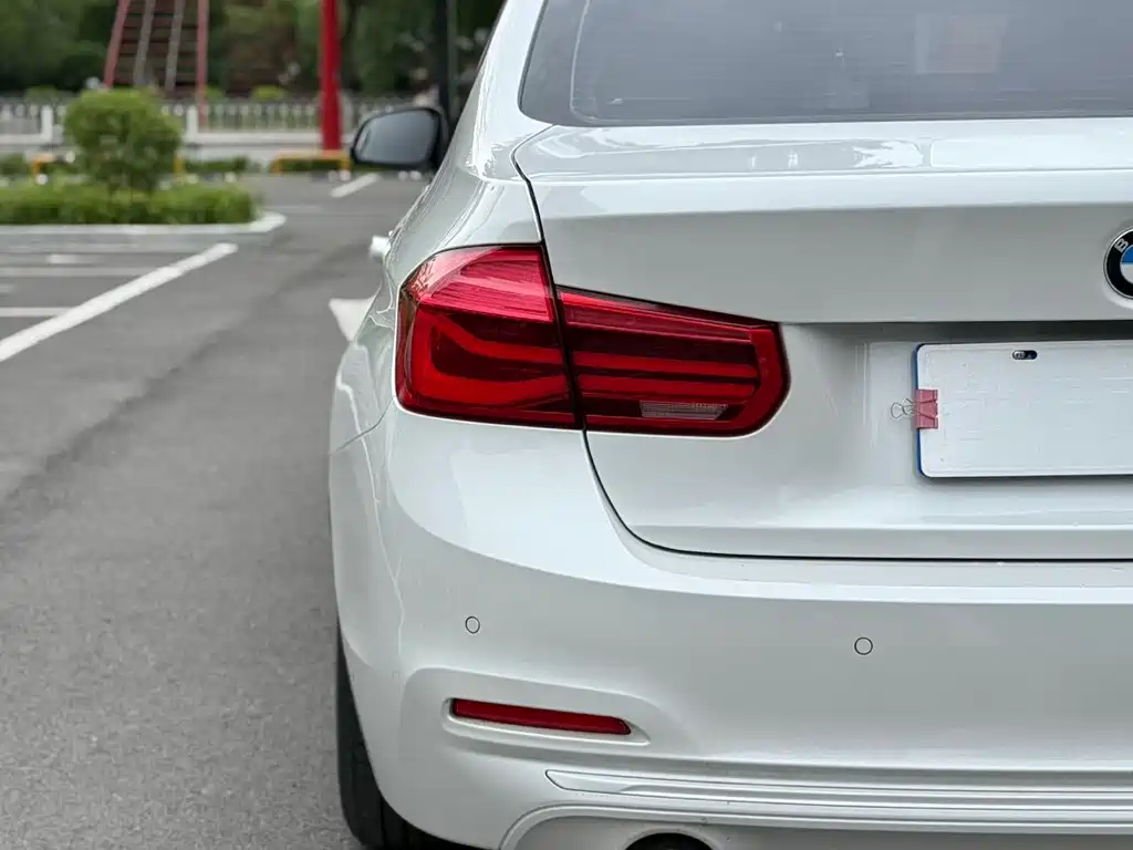 BMW 3 Series 2016 — фото 13