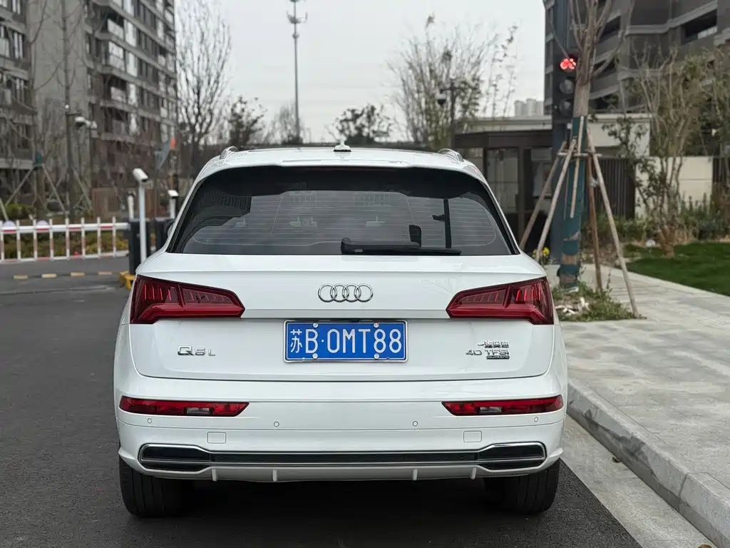 Audi Q5L 2019 — фото 6