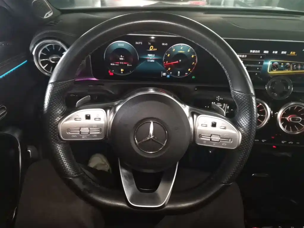Mercedes-Benz A-Class 2020 — фото 11