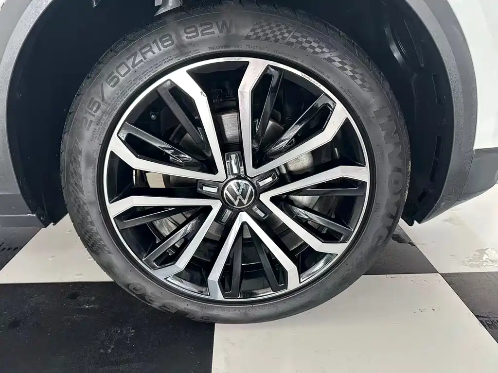 Volkswagen T-Roc 2023