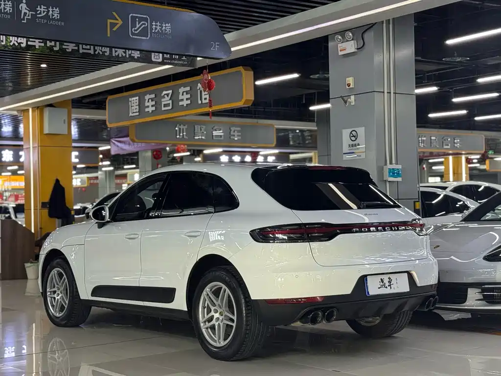 Porsche Macan 2019 — фото 13