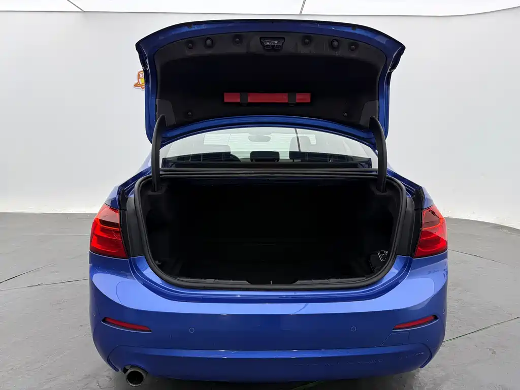 BMW 1 Series 2019 — фото 12