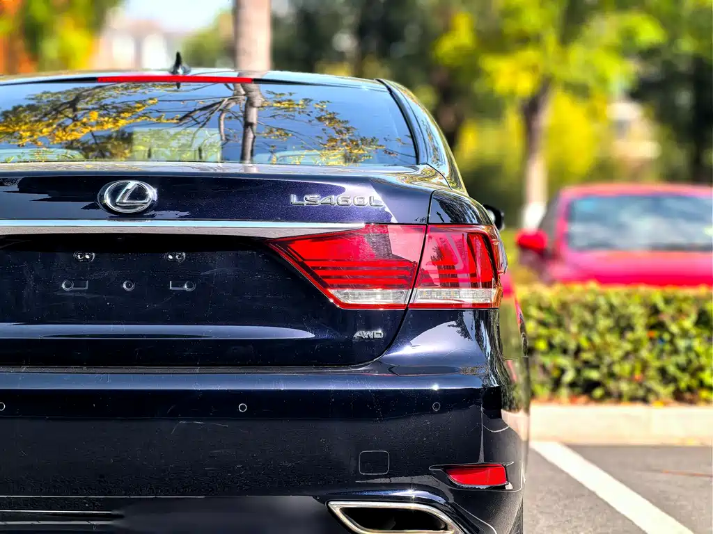 Lexus LS 2015 — фото 19