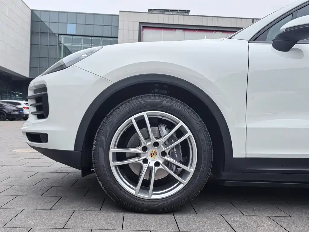 Porsche Cayenne 2018 — фото 5