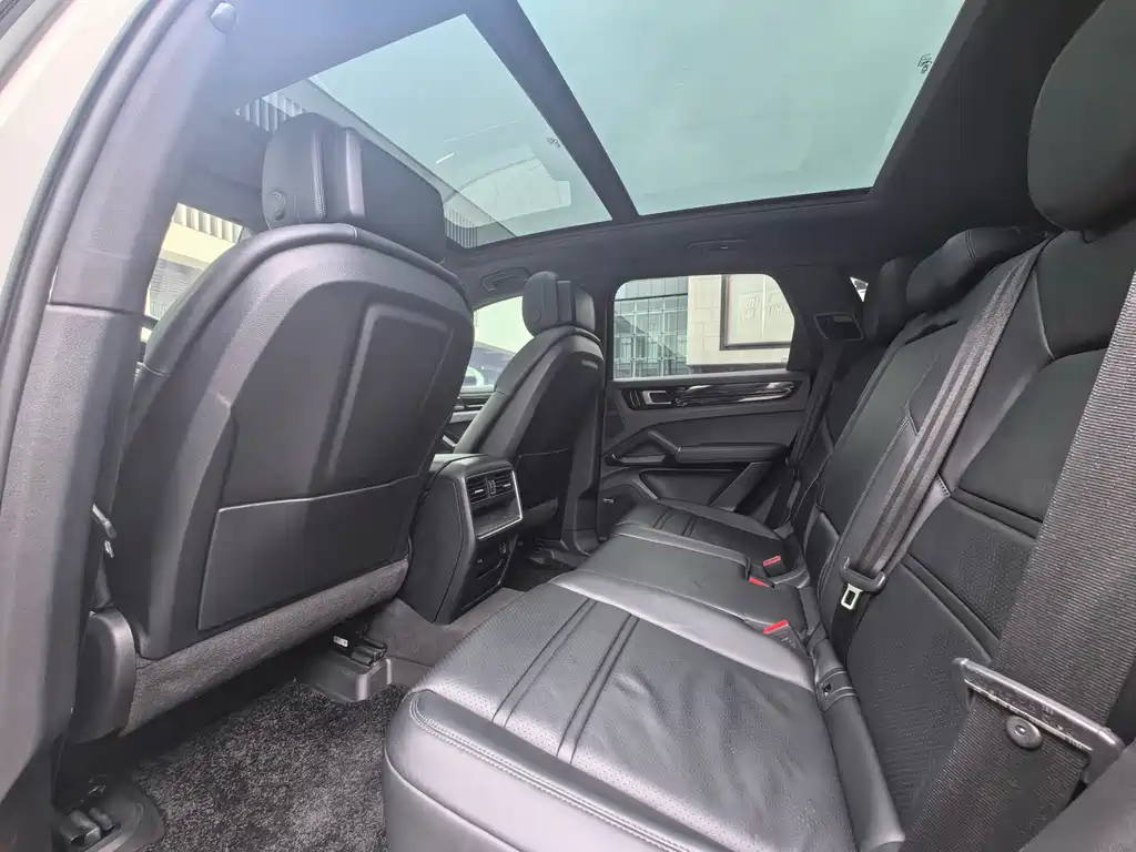 Porsche Cayenne 2018 — фото 10