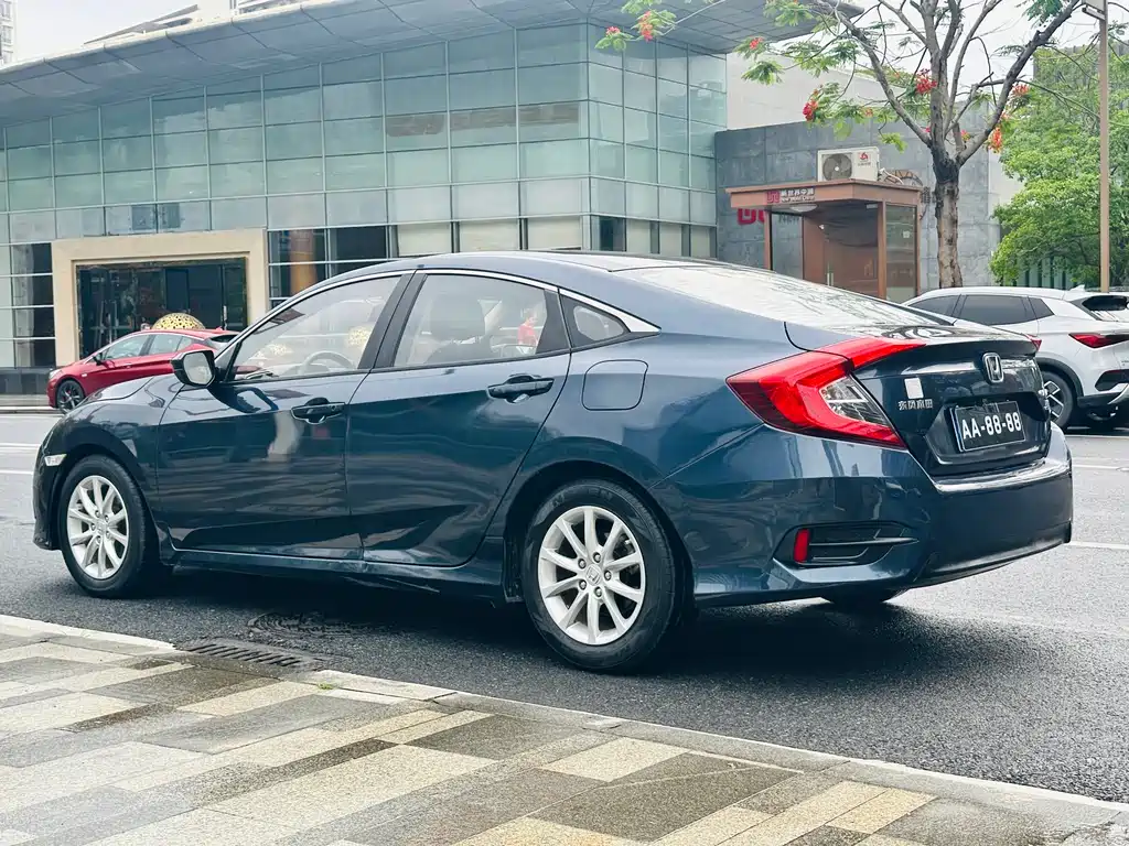 Honda Civic 2017 — фото 10