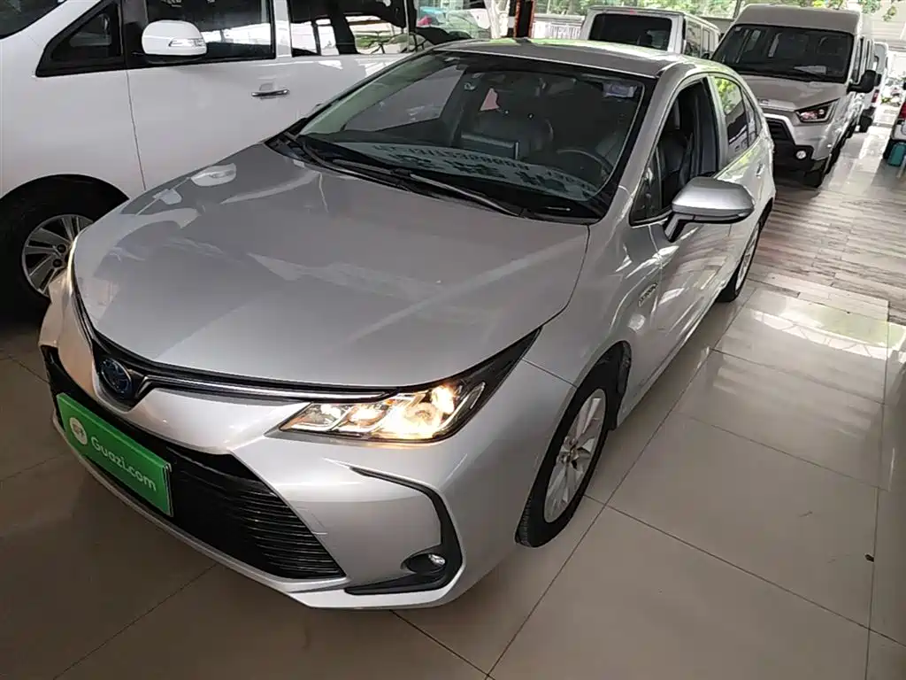 Toyota Corolla 2020 — фото 1