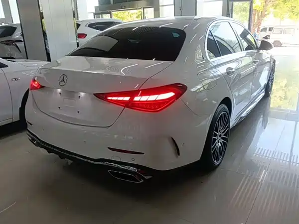 Mercedes-Benz C-Class 2024