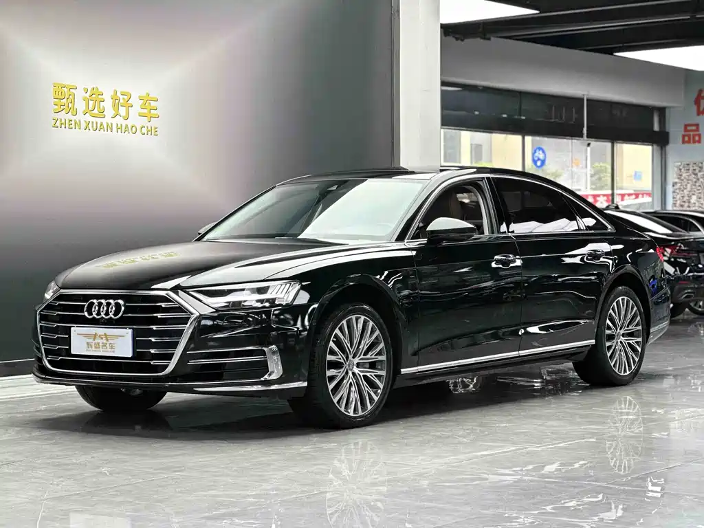 Audi A8 2020 — фото 1
