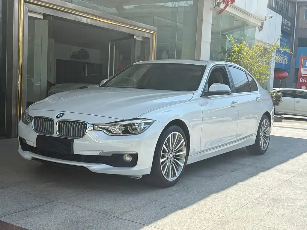 BMW 3 Series 2019 — фото 1