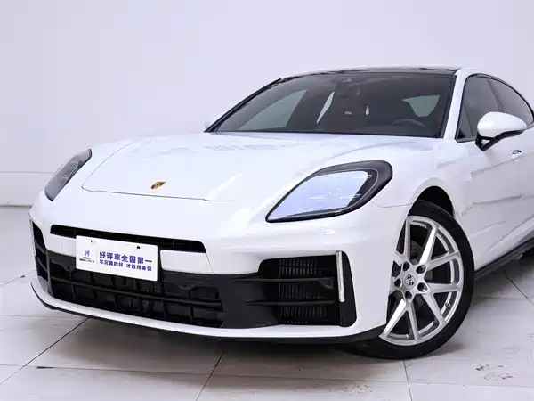 Porsche Panamera 2024