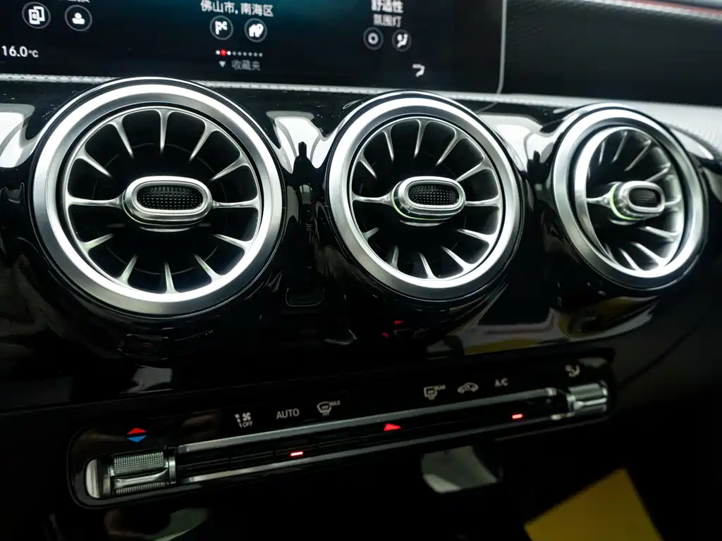 Mercedes-Benz A-Class 2020 — фото 15