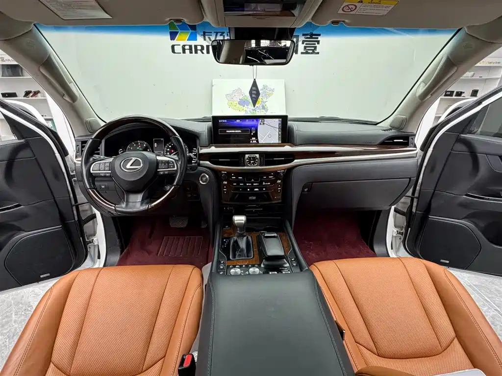 Lexus LX 2018 — фото 10