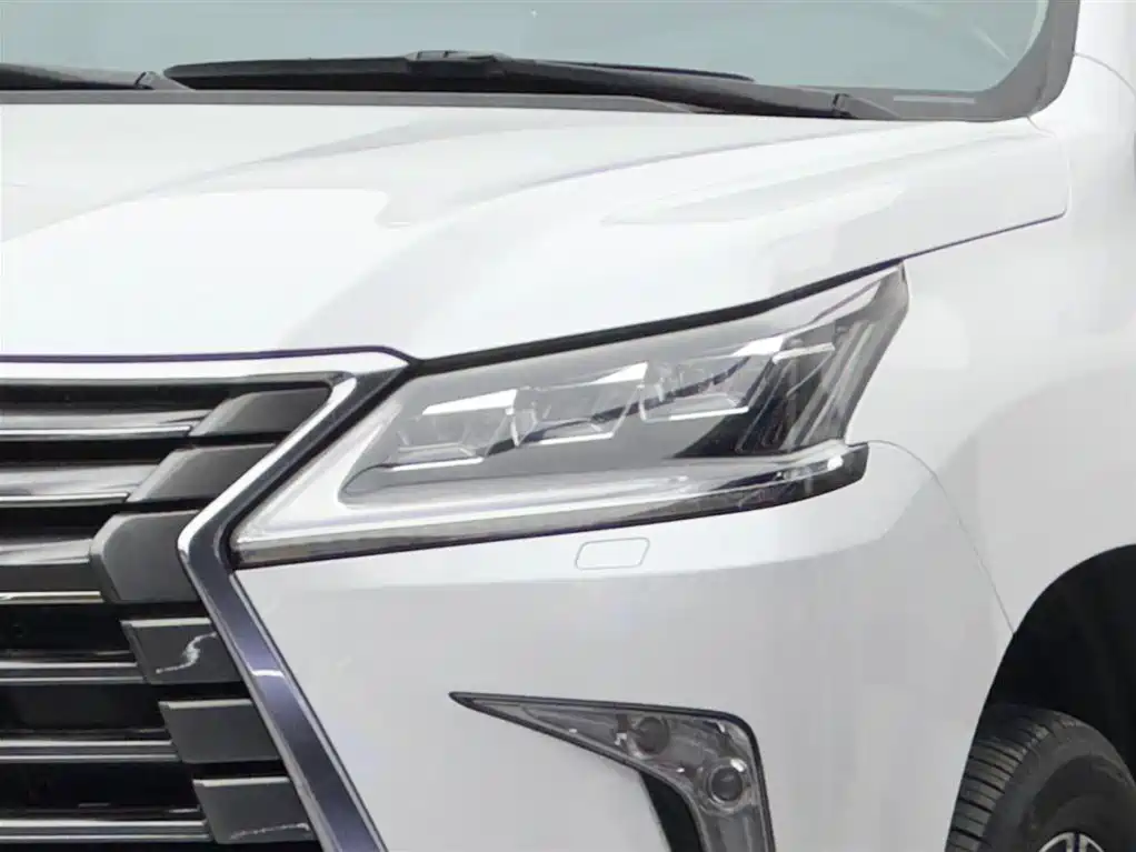 Lexus LX 2018 — фото 3