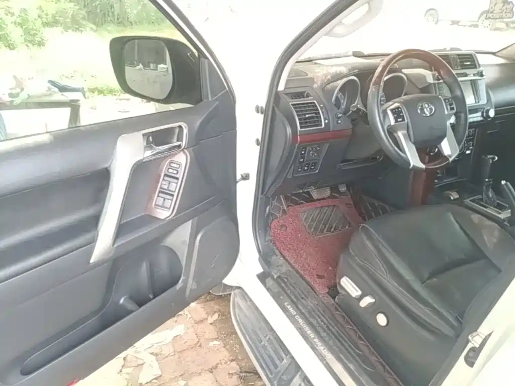 Toyota Prado 2015 — фото 16