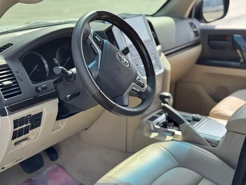 Toyota Land Cruiser 2019 — фото 4