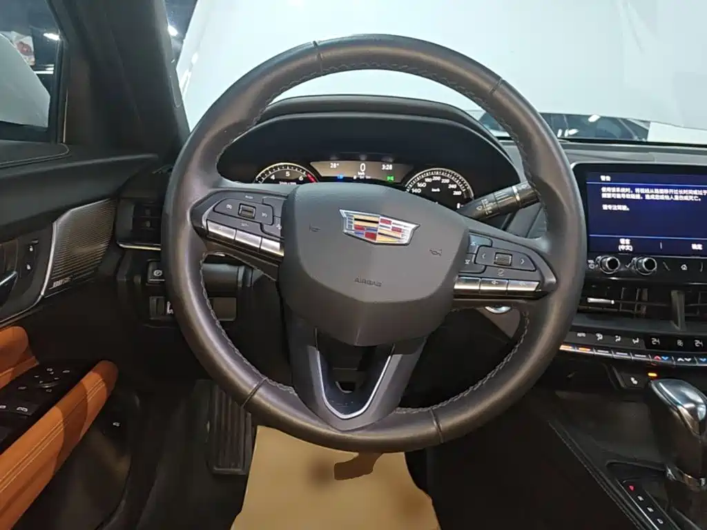 Cadillac CT4 2021 — фото 11