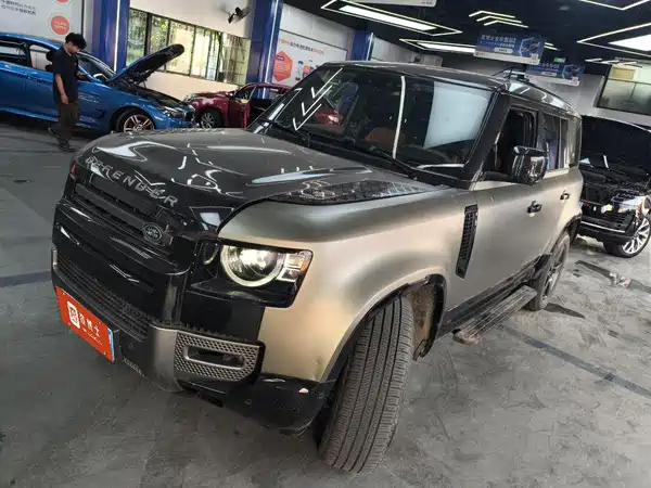 Land Rover Defender 2022