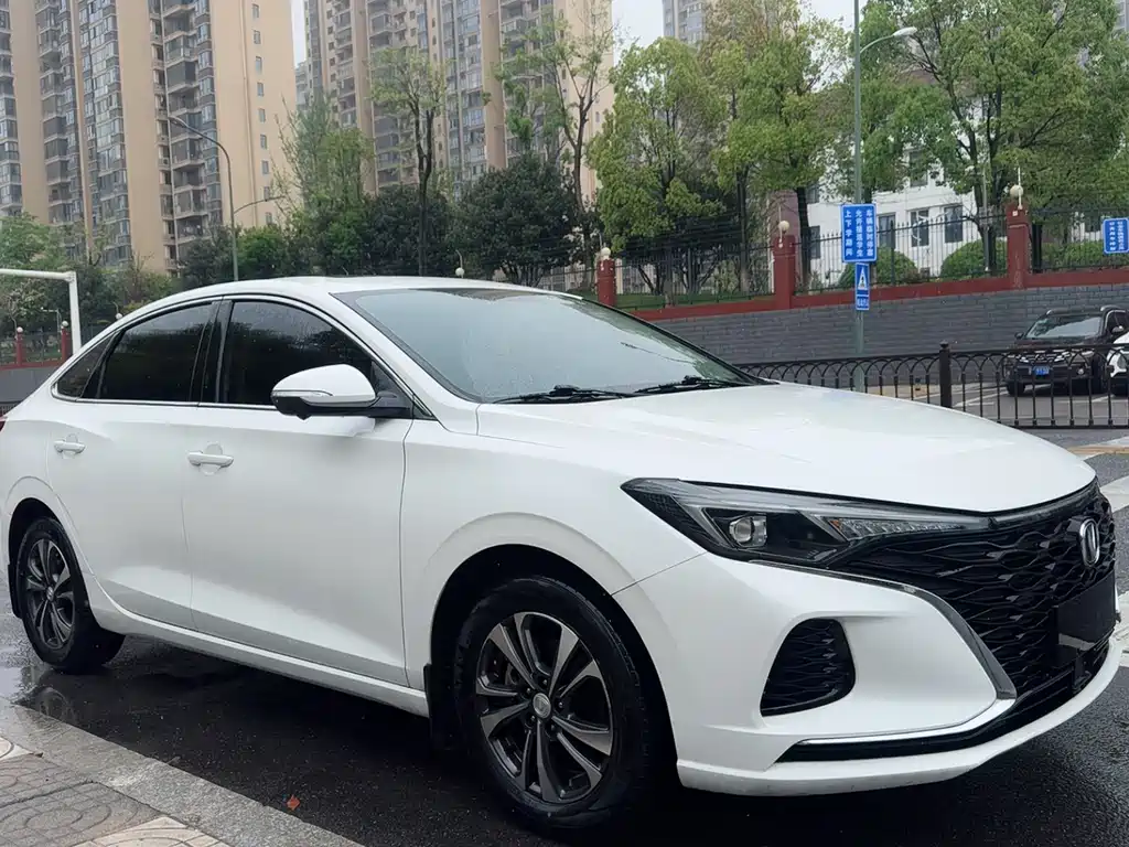 Changan Eado 2022 — фото 1