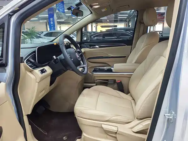 Buick GL8 2025
