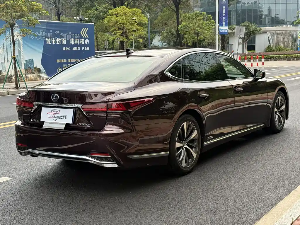 Lexus LS 2021