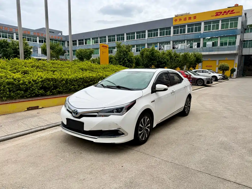 Toyota Corolla 2019 — фото 1