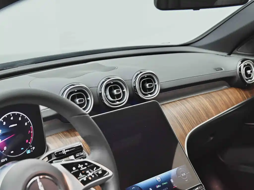 Mercedes-Benz C-Class 2023 — фото 20