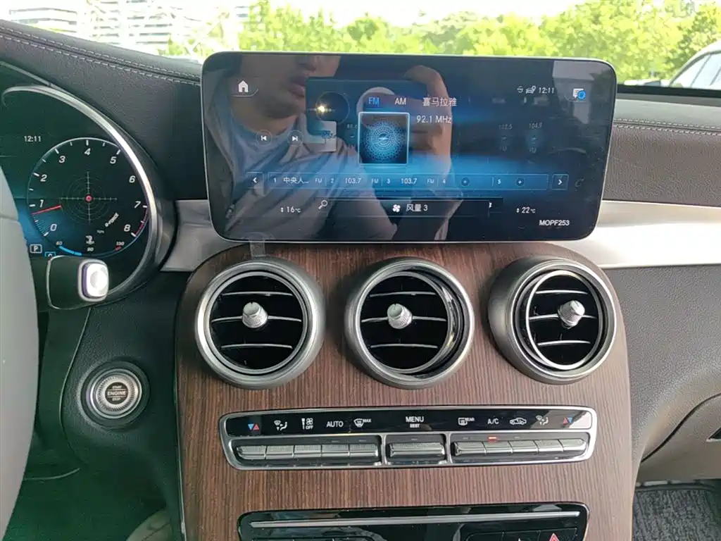 Mercedes-Benz GLC 2021 — фото 13