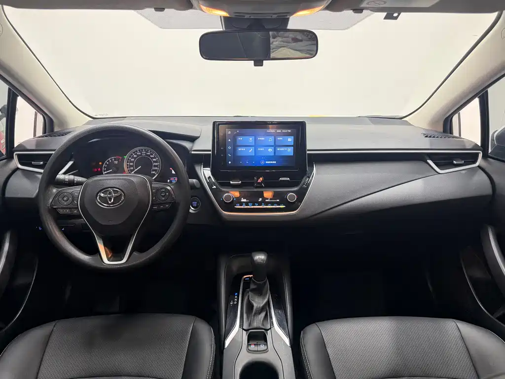 Toyota Corolla 2022 — фото 11